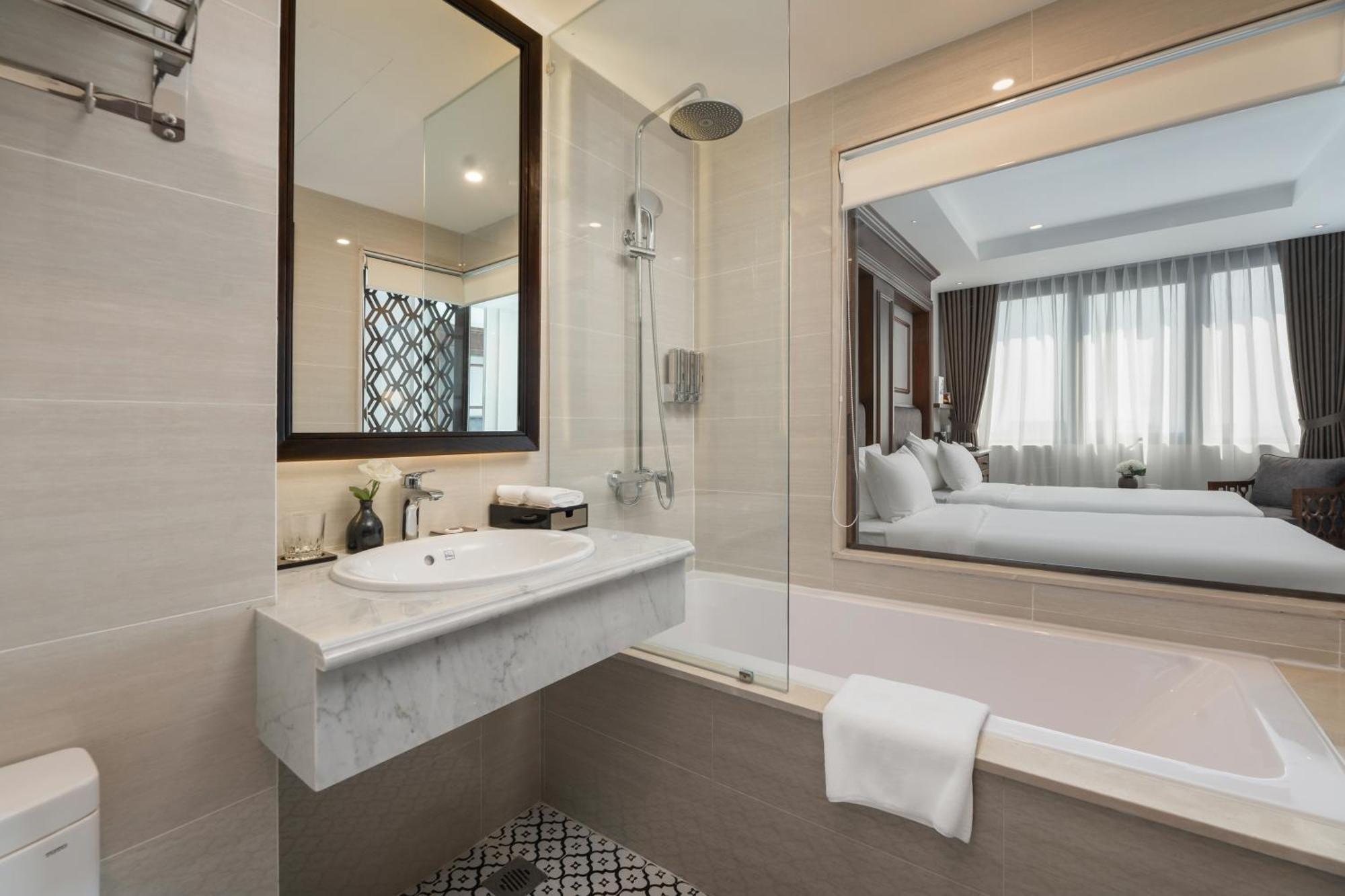 The Q Boutique Hotel Ханой Экстерьер фото